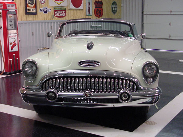 ../Images/53BuickSkyCon-01.jpg